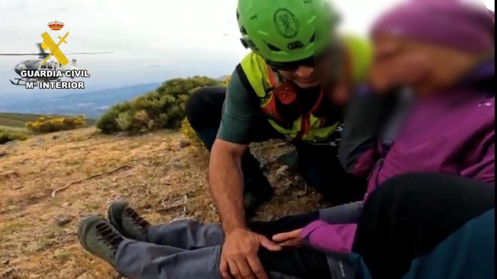 La Guardia Civil rescata a una senderista, en la sierra de Guijo de ...